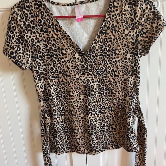 leopard print top size medium like new - Picture 1 of 5
